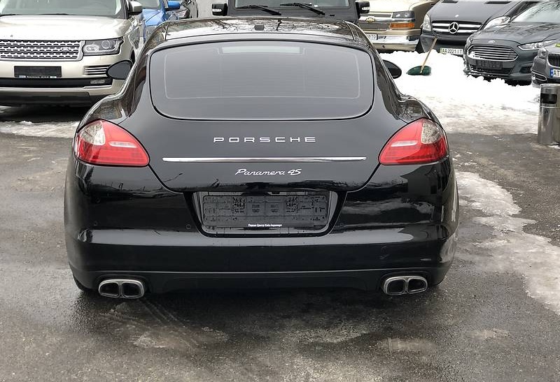 Porsche Panamera 4S