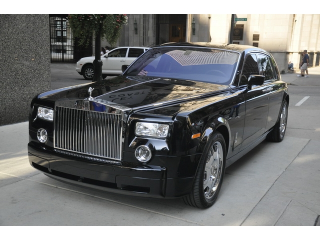 Rolls-Royce Phantom (black)