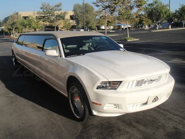 Ford Mustang Limousine (white)