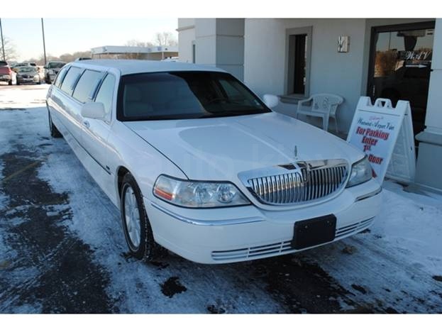 Lincoln Town Car Limousine (VIP)