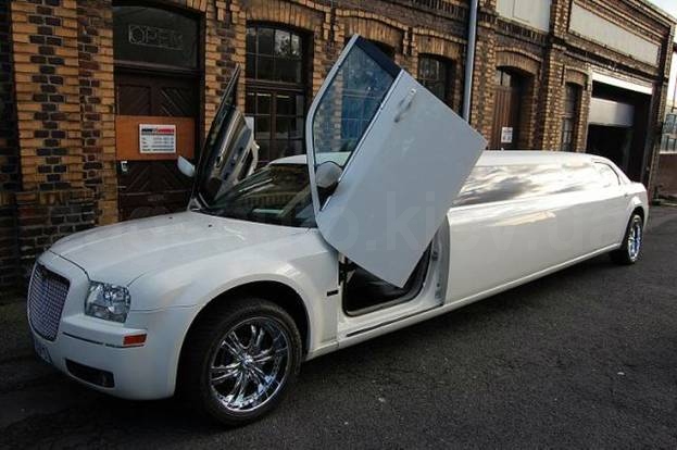 Chrysler 300C Limousine