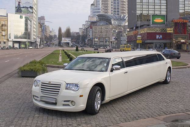 Chrysler 300C Limousine