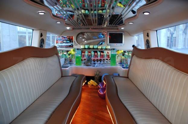 Hammer H2 Limousine (black)