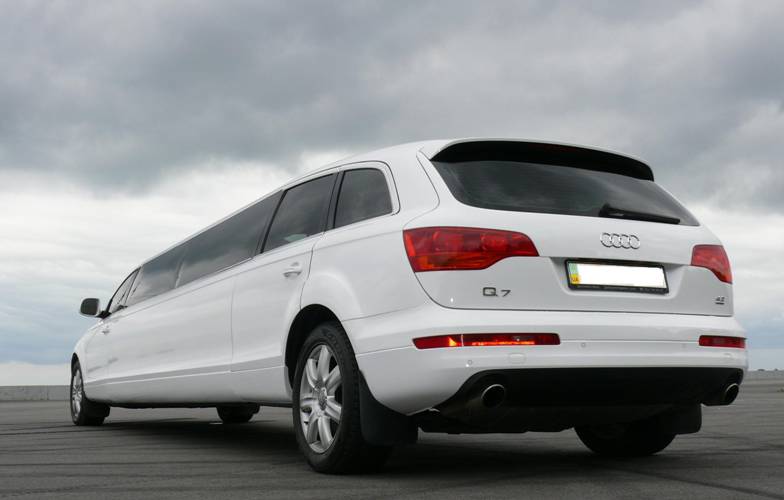 Audi Q7 лимузин