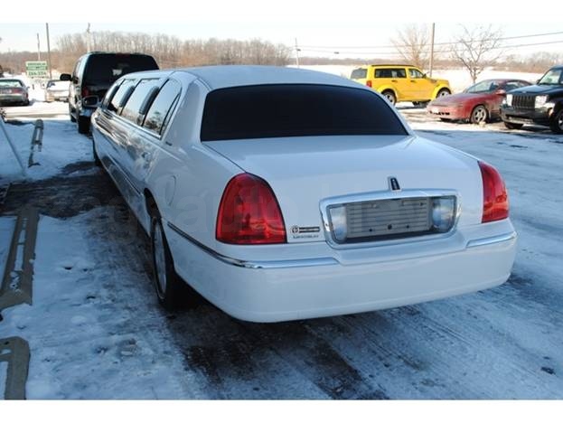 Lincoln Town Car Limousine (VIP)