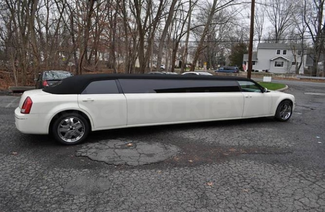 Chrysler 300C Limousine LUX