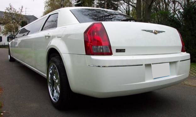 Chrysler 300C Limousine