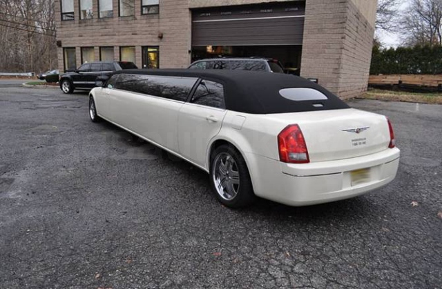 Chrysler 300C Limousine LUX