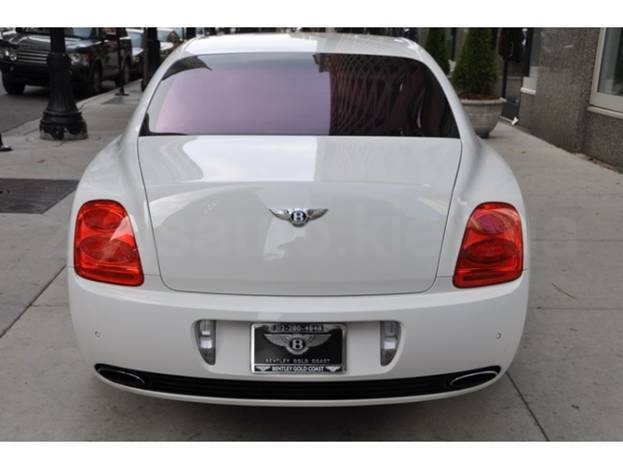 Bentley Flying Spur (white)