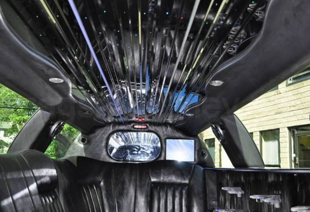 Lincoln Town Car black