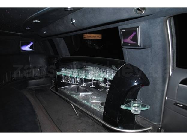 Lincoln Town Car Limousine ( №1)