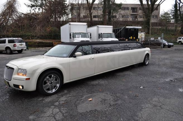 Chrysler 300C Limousine LUX