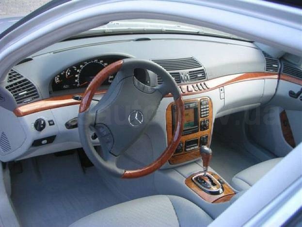 Mercedes-Benz W220 Pullman