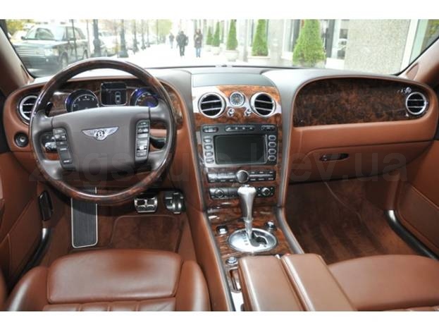 Bentley Flying Spur (white)