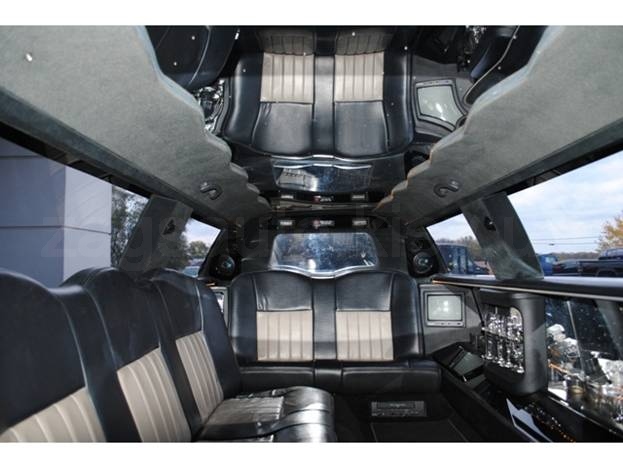 Lincoln Town Car Limousine (black)