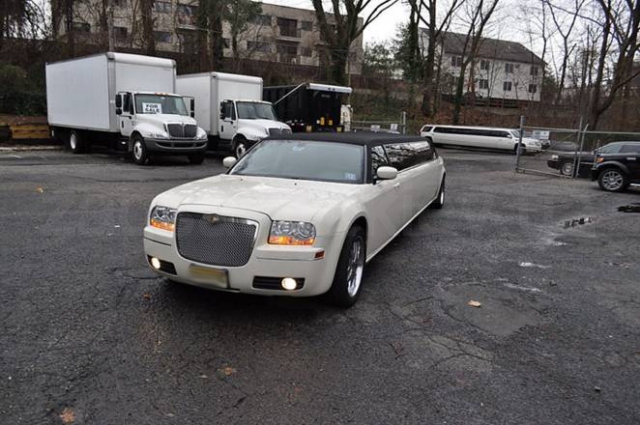 Chrysler 300C Limousine LUX