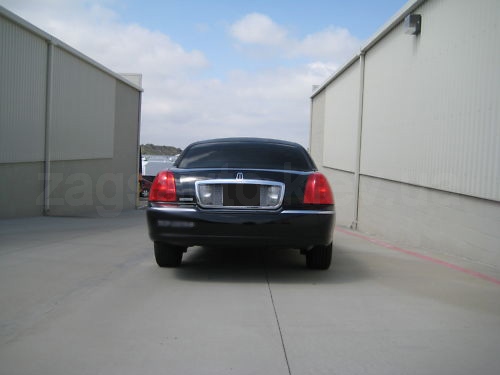 Lincoln Town Car Limousine (black)