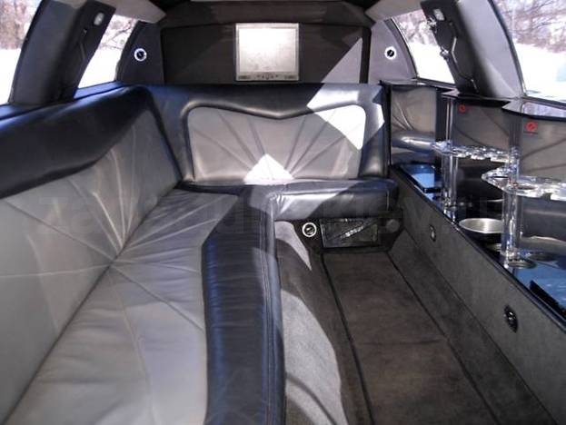 Lincoln Town Car Limousine (ELIT)