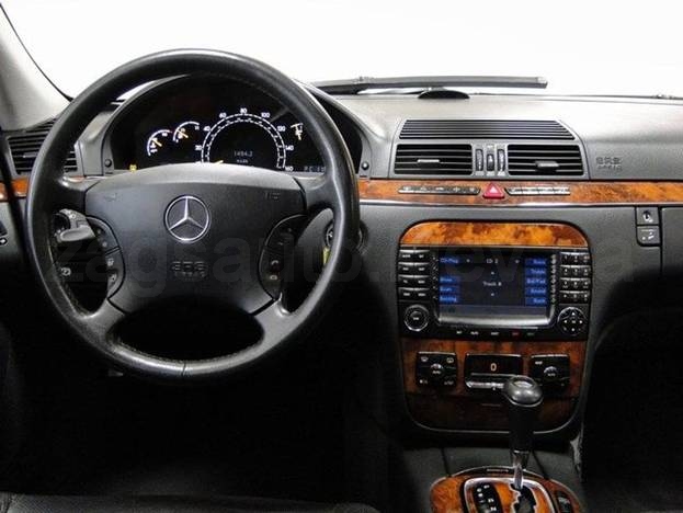 Mercedes S500 (W220)