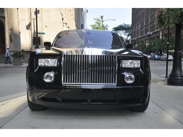 Rolls-Royce Phantom (black)