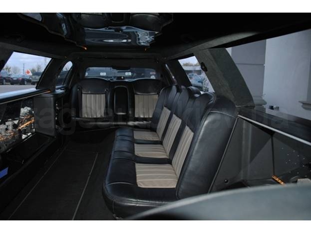 Lincoln Town Car Limousine (black)