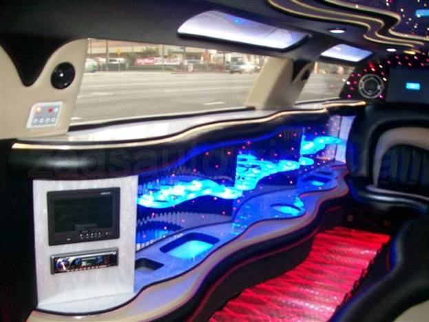 Chrysler 300C Limousine EXC (white)