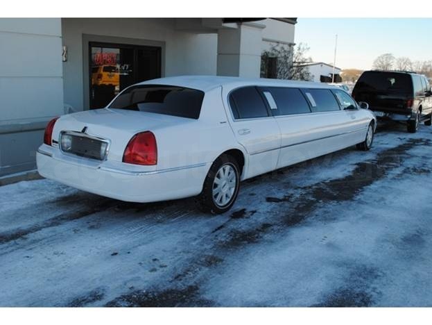 Lincoln Town Car Limousine (VIP)