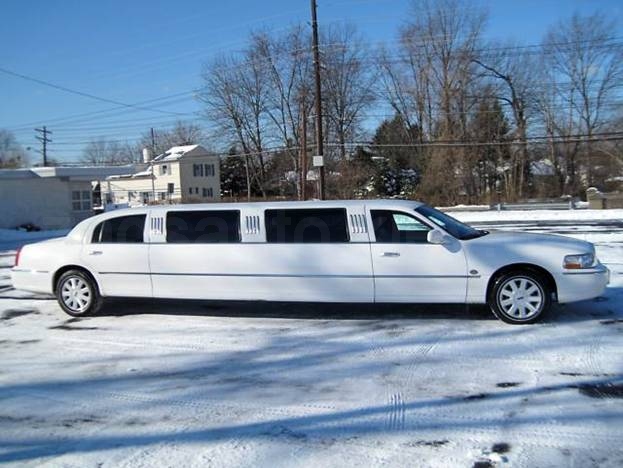 Lincoln Town Car Limousine (ELIT)