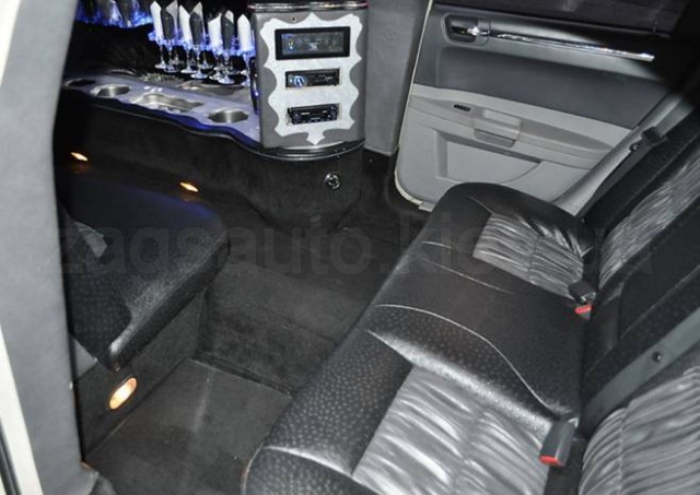 Chrysler 300C Limousine LUX