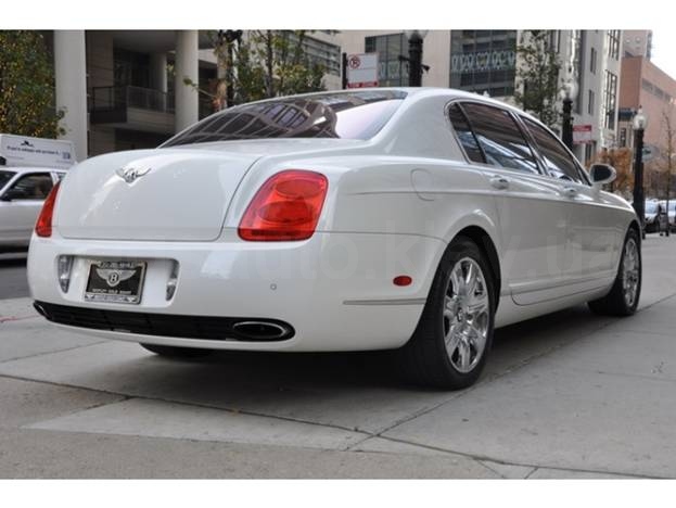 Bentley Flying Spur (white)