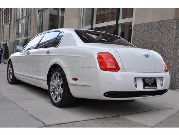 Bentley Flying Spur (white)
