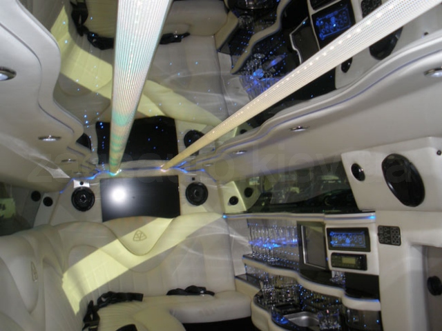 Ford Mustang Limousine (white)