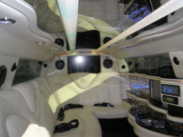 Ford Mustang Limousine (white)