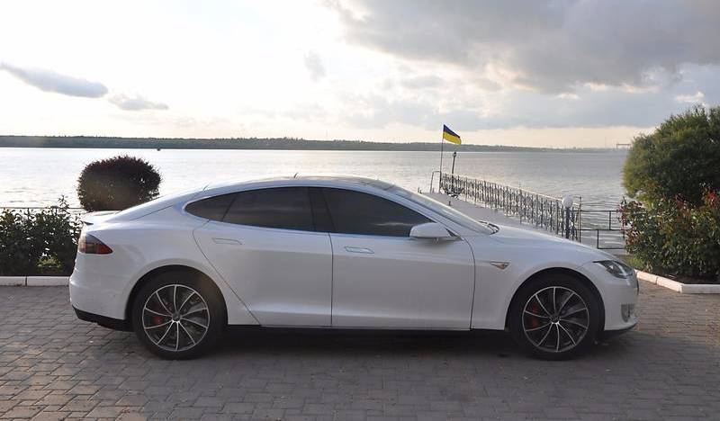 Tesla S60
