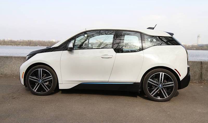 BMW I3 (white)