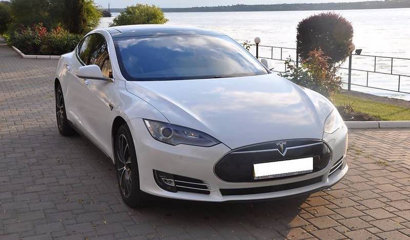 Tesla S60