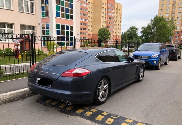 Porsche Panamera 4S