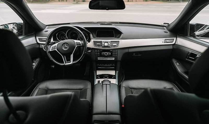 Mercedes-Benz E200 W212