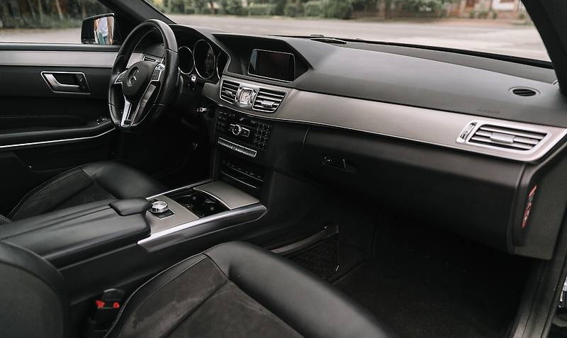 Mercedes-Benz E200 W212