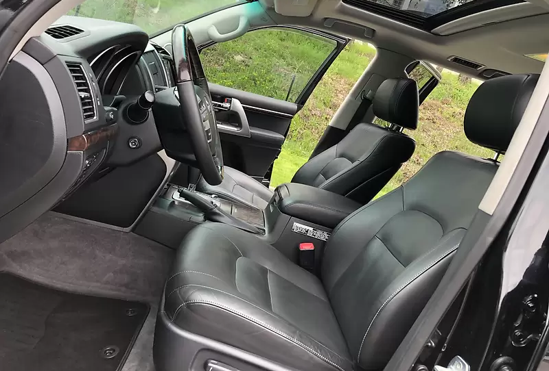 Toyota Land Cruiser 200