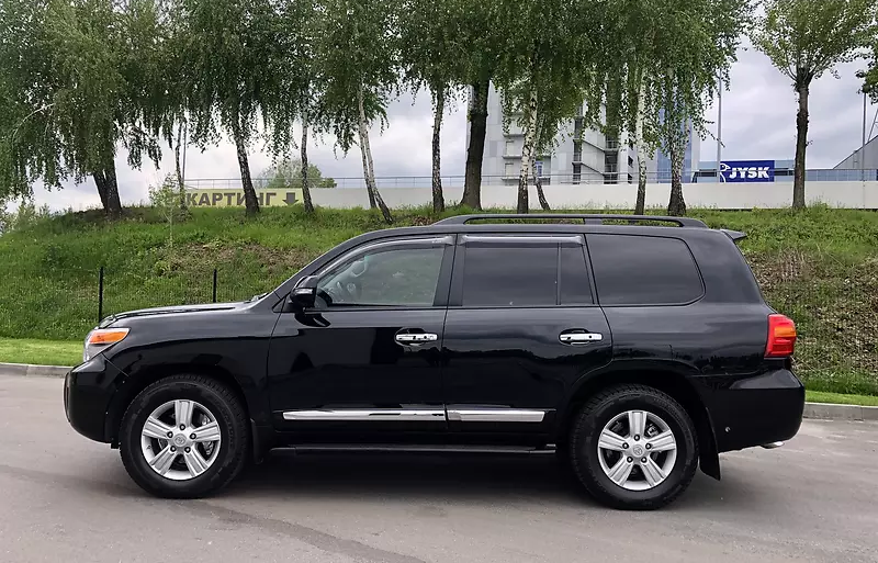 Toyota Land Cruiser 200