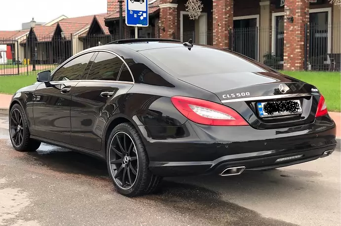 Mercedes-Benz CLS 550 black