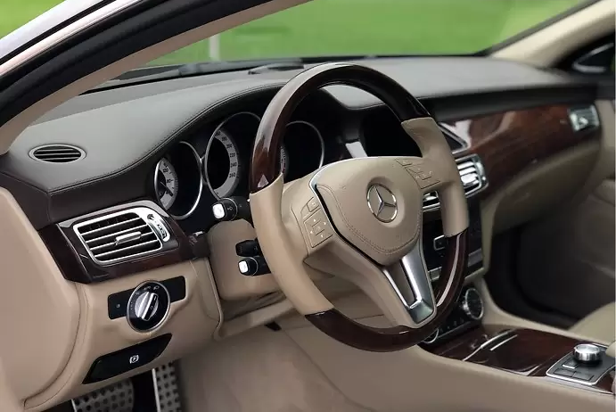 Mercedes-Benz CLS 550 black