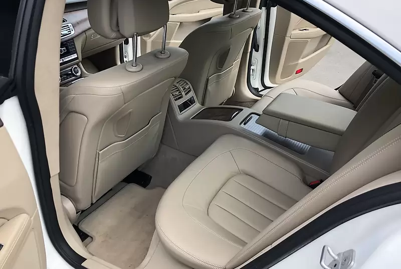 Mercedes-Benz CLS 550 white