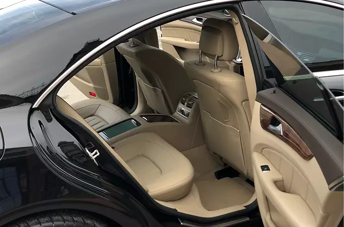 Mercedes-Benz CLS 550 black