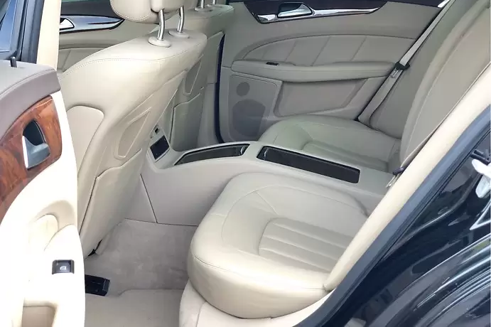 Mercedes-Benz CLS 550 black