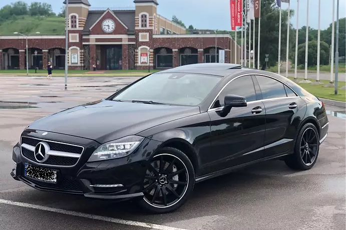 Mercedes-Benz CLS 550 black
