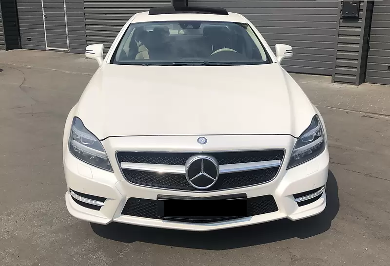 Mercedes-Benz CLS 550 white