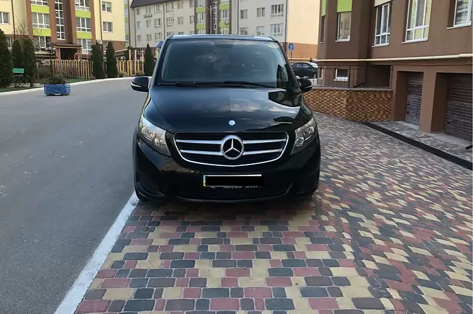 Mercedes-Benz V 250