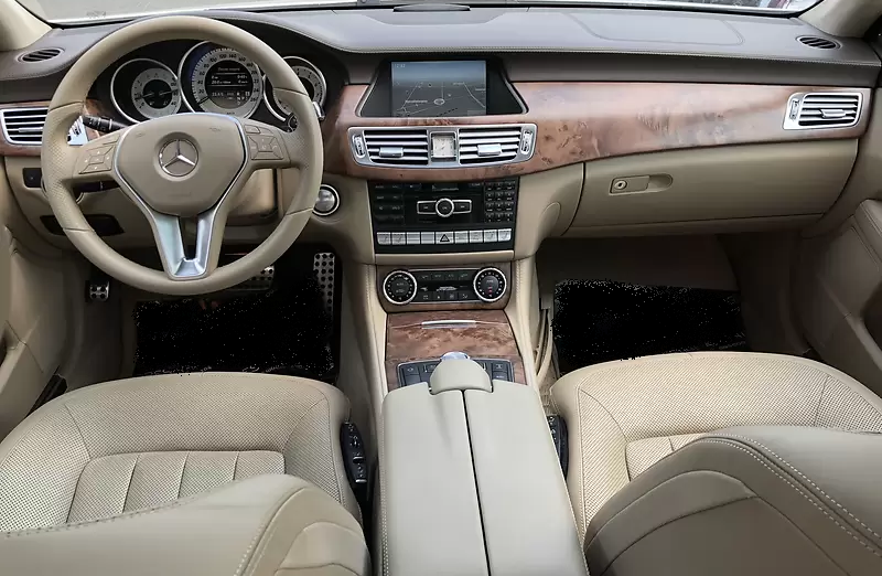 Mercedes-Benz CLS 550 white